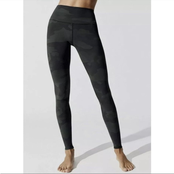 ALO Yoga High-waist Hunter Green Camo Vapor Leggings - Picture 2 of 9